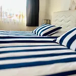 Twin With Balcony In Old Town Apartment