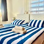 Twin With Balcony In Old Town *