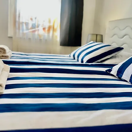 Apartment For 7 People In The City Center *