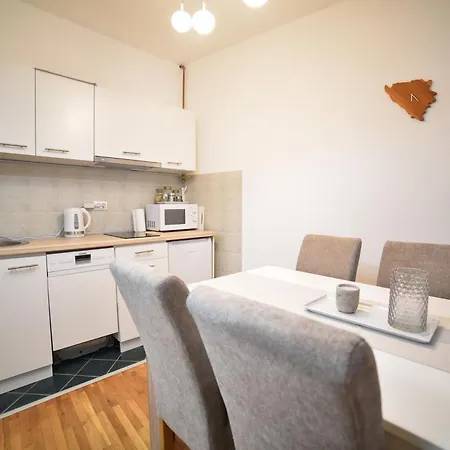 Apartment In Center - Great Location! Apartment *