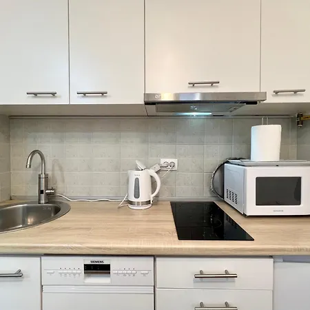 Apartment Apartment In Center - Great Location! *