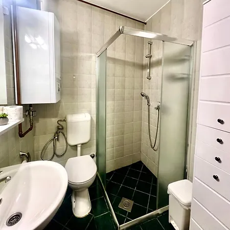 Apartment In Center - Great Location!