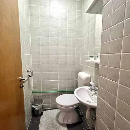 Apartment In Center - Great Location! *