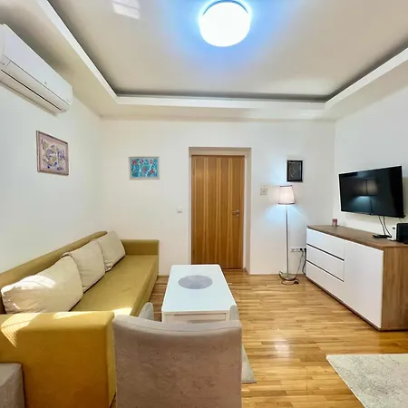 Apartment In Center - Great Location!