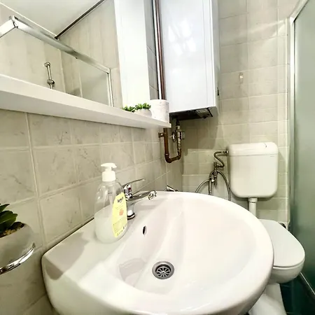Apartment Apartment In Center - Great Location!