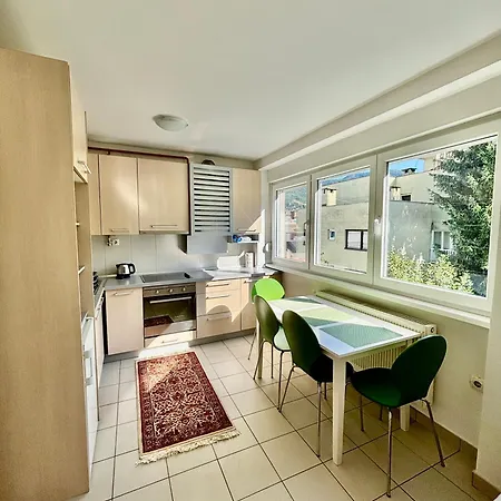 Lejlighed In Center - Great Location! *