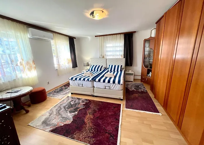 Twin With Balcony In Old Town شقة سراييفو