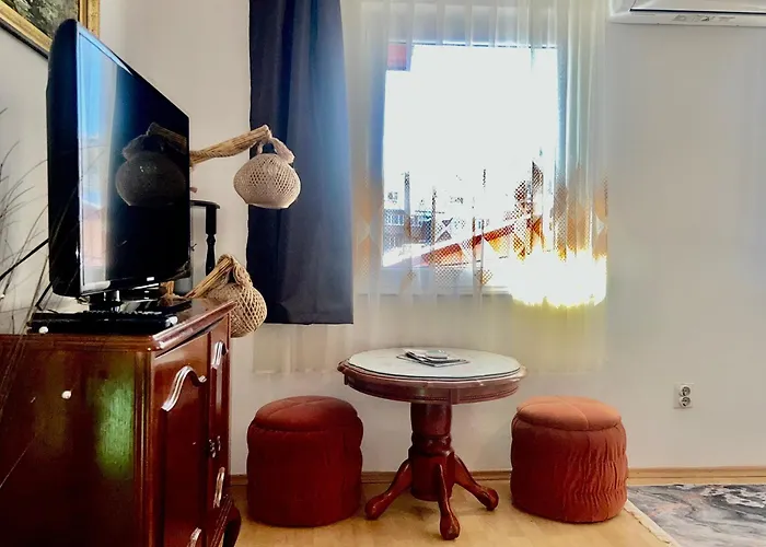 Twin With Balcony In Old Town *