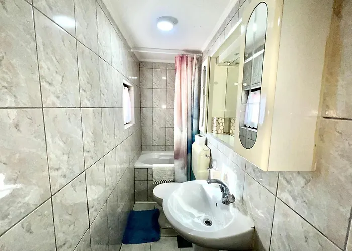 Twin With Balcony In Old Town سراييفو