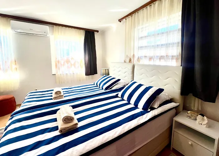 Twin With Balcony In Old Town شقة سراييفو