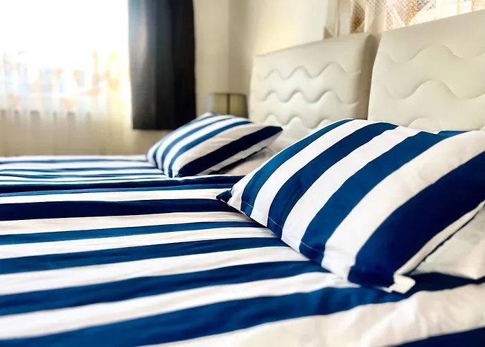 Twin With Balcony In Old Town