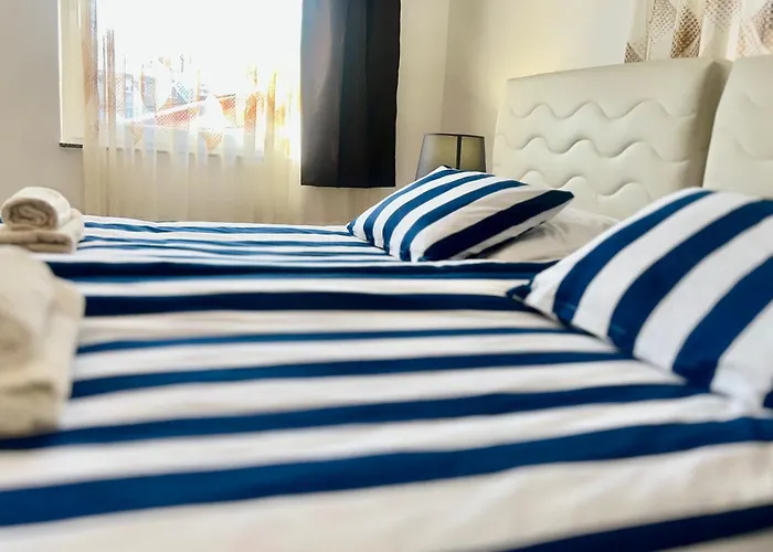 Twin With Balcony In Old Town شقة