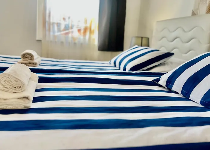 Twin With Balcony In Old Town *