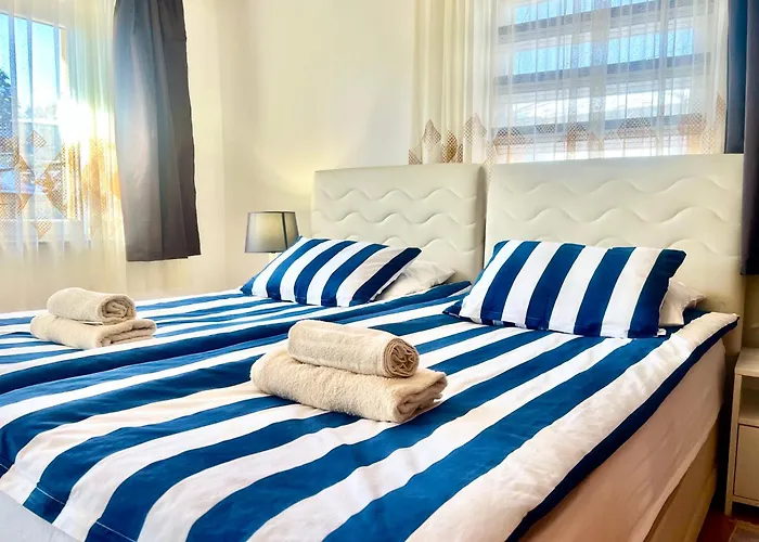 Twin With Balcony In Old Town *